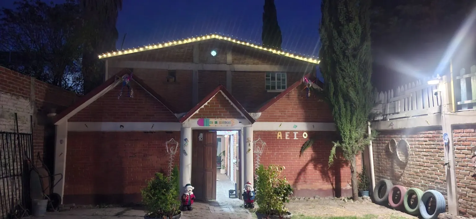 Decoraciones y festividades navideñas en el Jardín de Niños Mundo Mágico